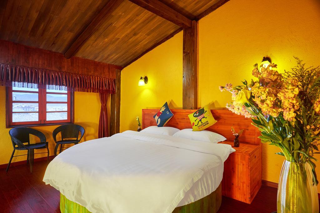 Jiumi Snow Mountain Original Art Hotel แชงกรีลา ภายนอก รูปภาพ