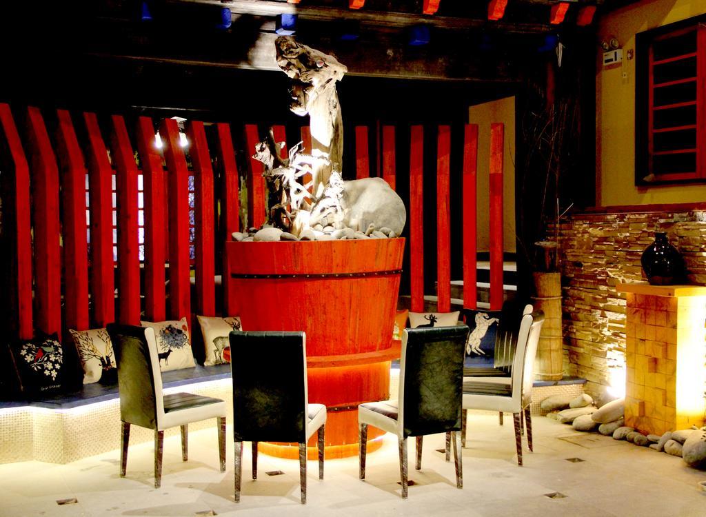 Jiumi Snow Mountain Original Art Hotel แชงกรีลา ภายนอก รูปภาพ